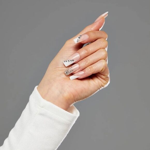 Kiss Premium Classy Nail Kit - Picture 2 of 4